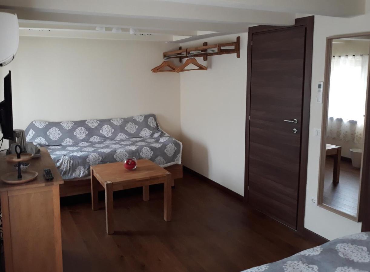 Casa Zuel Guesthouse Rolle Eksteriør bilde